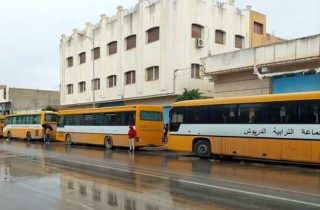 النقل الجامعي بإقليم الدريوش.. إكراهات تؤرق الطلبة ومطالب بتحسين الرحلات وضمان استمرارية الخدمة