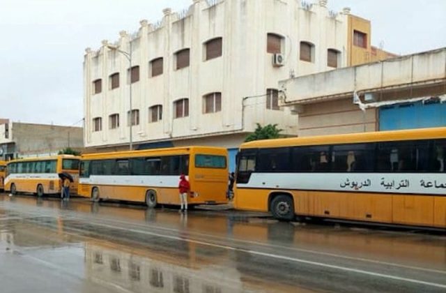 النقل الجامعي بإقليم الدريوش.. إكراهات تؤرق الطلبة ومطالب بتحسين الرحلات وضمان استمرارية الخدمة